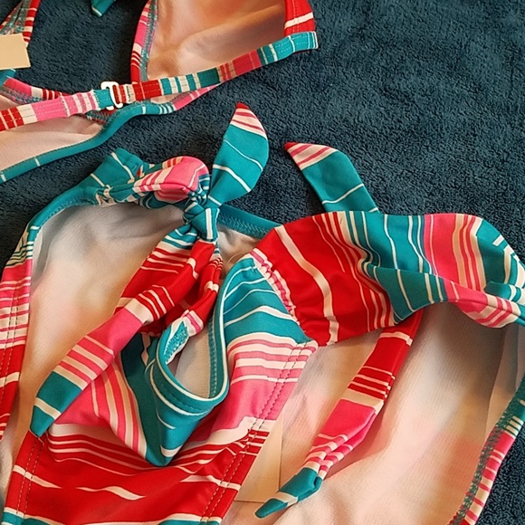 Two piece Roxy bikini - Picture 3 of 3